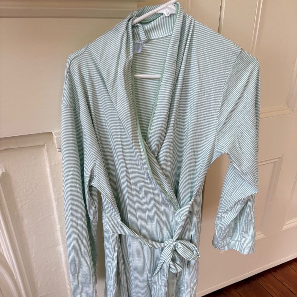 Lake robe small green